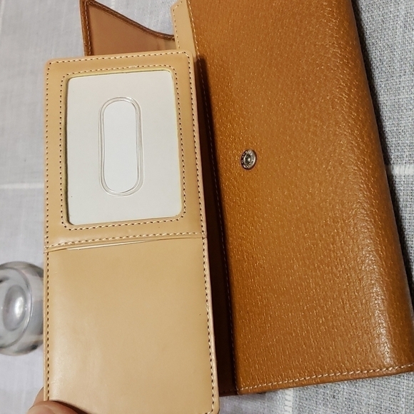LEVENGER Accordion Wallet - Picture 9 of 14
